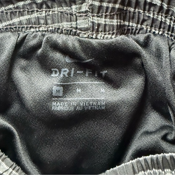 Girls Active Shorts Bundle Abercrombie Nike Size 11/12 & Medium - Picture 5 of 12